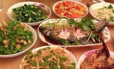 家庭晚餐,共享美味时光的温馨瞬间